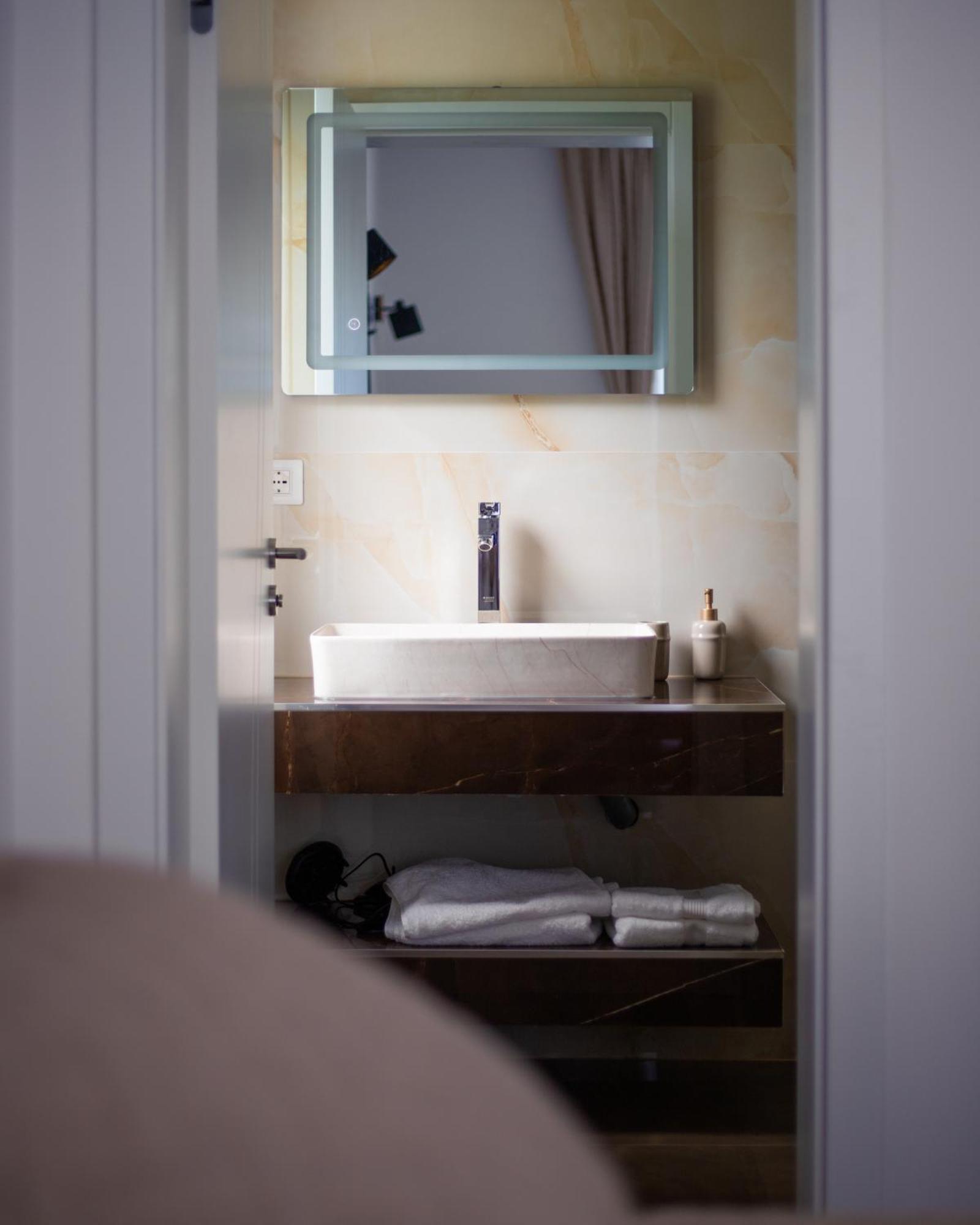 White House Radac Peja Bed & Breakfast Dış mekan fotoğraf