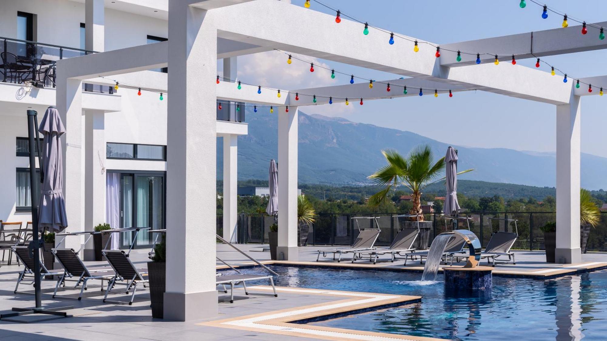White House Radac Peja Bed & Breakfast Dış mekan fotoğraf